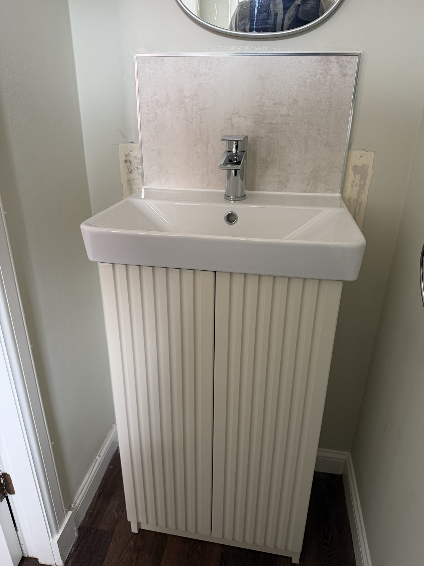 New bathroom suite and flooring fitted by Pentaburgh in Edinburgh